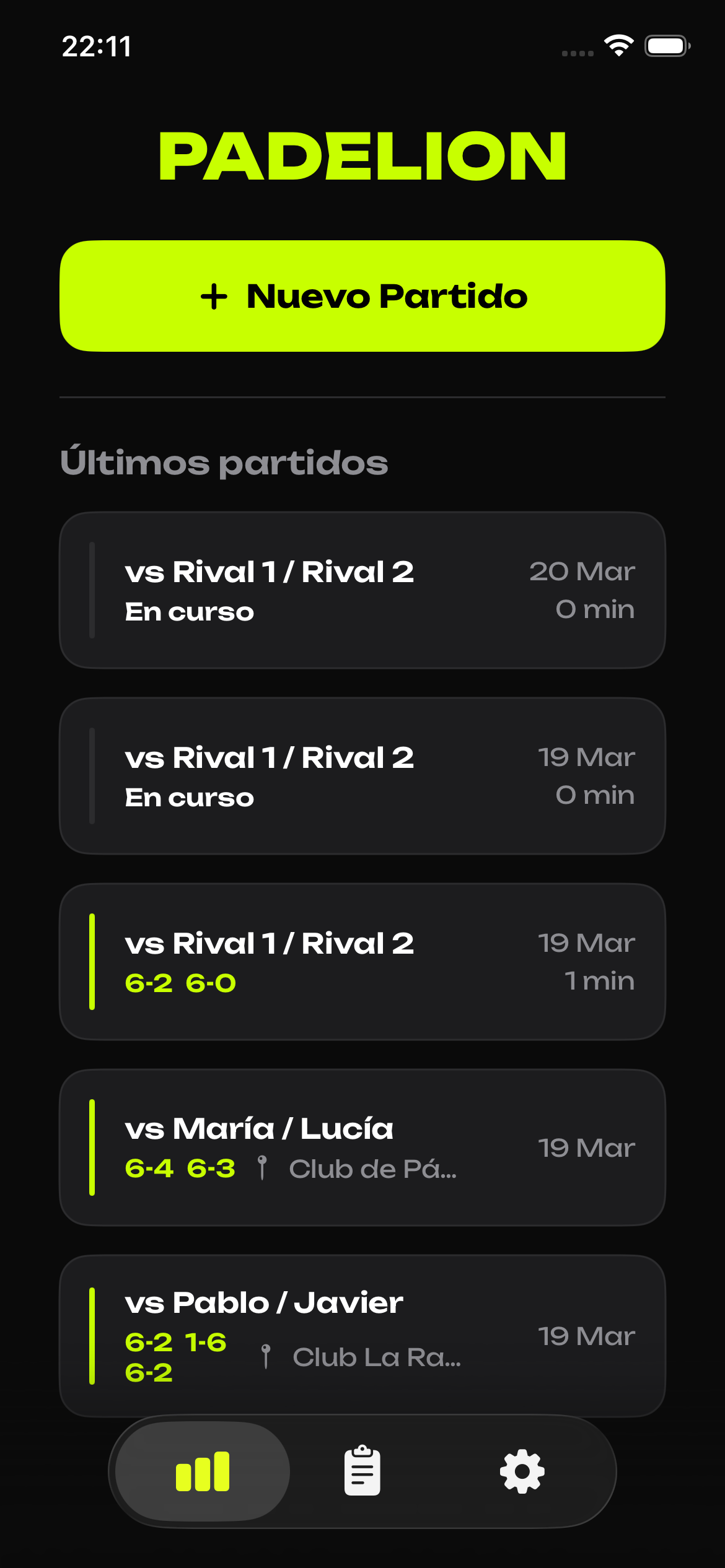 App Padelion en iPhone mostrando el marcador de un partido de pádel con puntos, juegos y sets